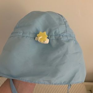 I play baby sun hat!